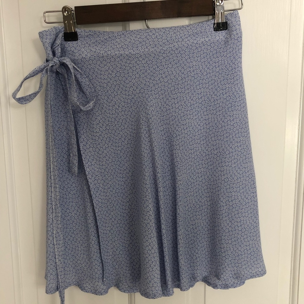 Brandy Melville Genevieve skirt